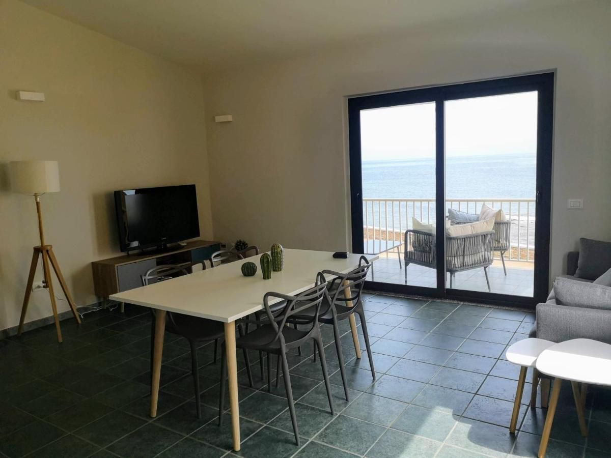 Вілла Casa Con Terrazza Fronte Mare Санта-Лючія Екстер'єр фото